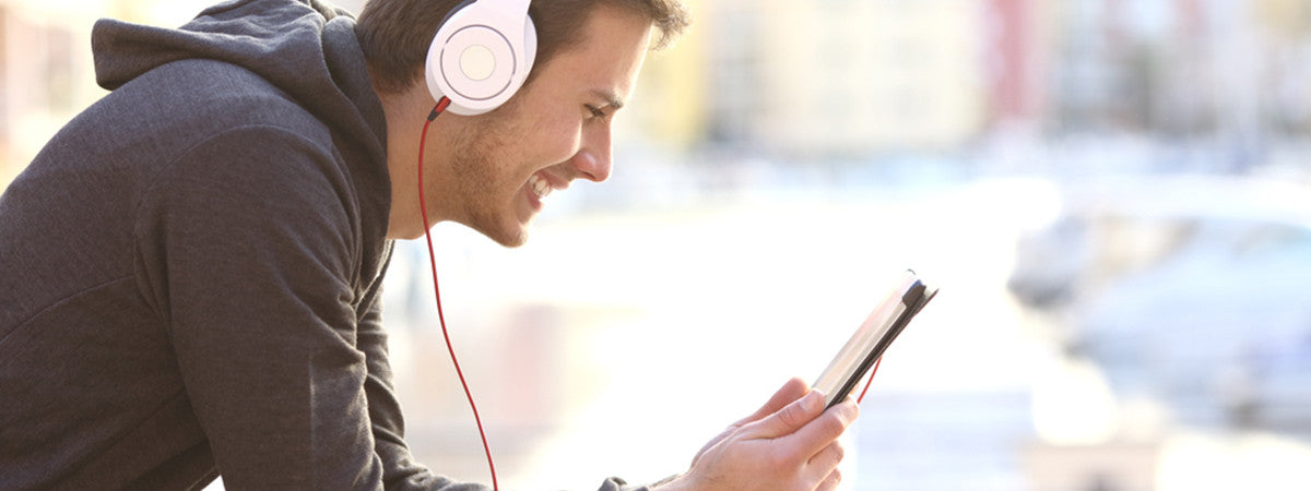 A Guide to Must-Have Travel Electronics